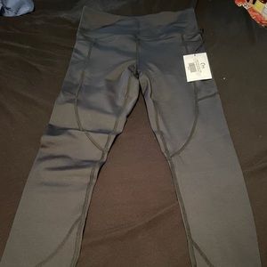 Light and tight leggings